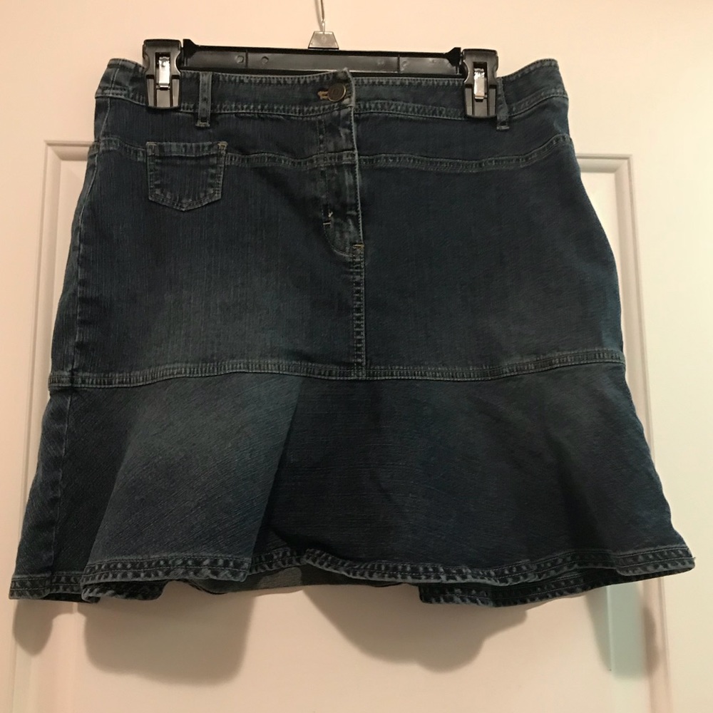 Loft denim skirt, size 6